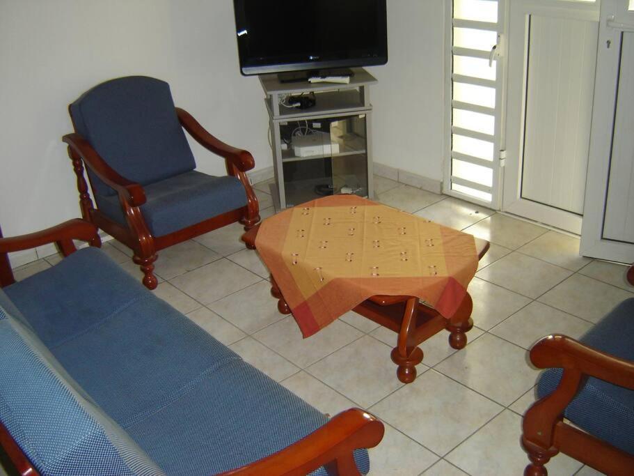 Charmant Appartement Verdoyant Le Morne-Vert ภายนอก รูปภาพ
